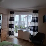 Bed & Breakfast Plomyk 3*