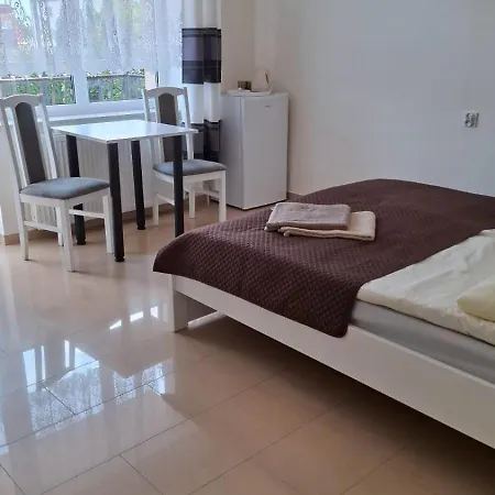 Plomyk فندق مبيت وإفطار 3*