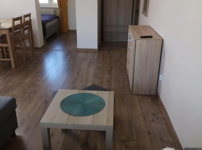 Bed & Breakfast Plomyk 4*