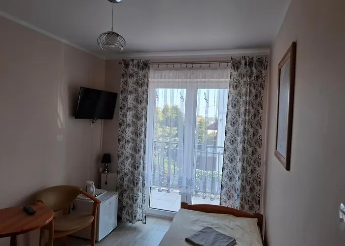 Plomyk فندق مبيت وإفطار 3*