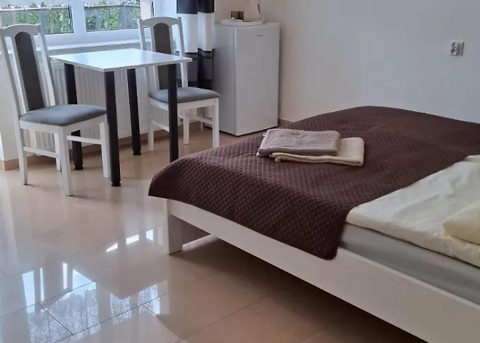 Plomyk Bed & Breakfast 4*